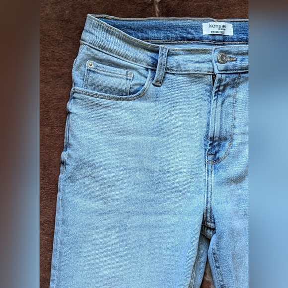 Kensi Vintage Luxe High Rise Skinny Raw Edge Hem Lt Wash Jeans - Picture 6 of 16